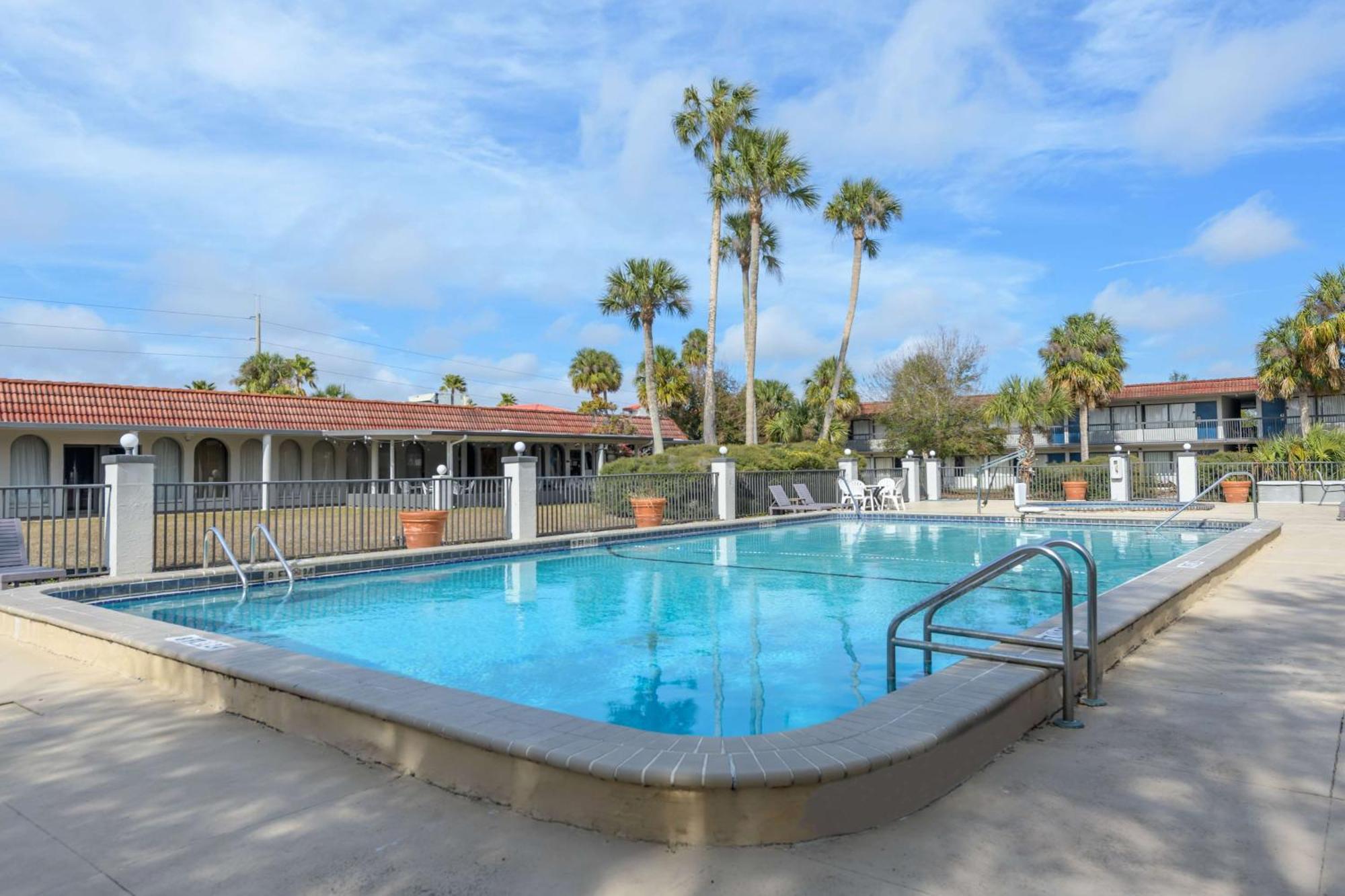 Motel 6-Spring Hill, Fl - Weeki Wachee Exterior photo