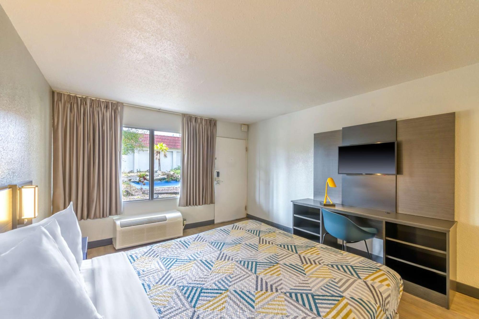 Motel 6-Spring Hill, Fl - Weeki Wachee Exterior photo